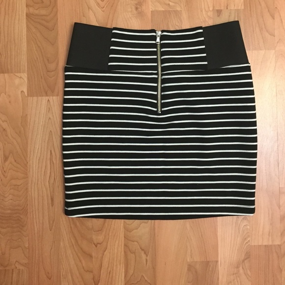 Charlotte Russe stripe skirt - Picture 2 of 3