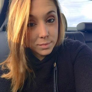 Meet your Posher, Alyssa