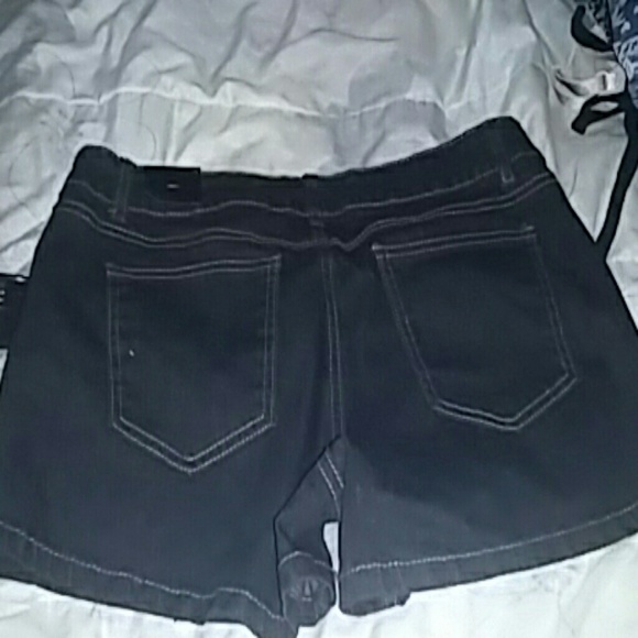 Shorts - Picture 2 of 2