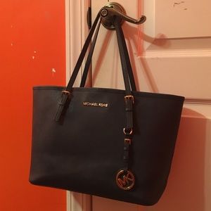AUTHENTIC Michael Kors Saffiano Medium Tote