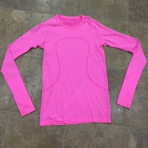 Lululemon Tech Long Sleeve Crew - hot pink size 6