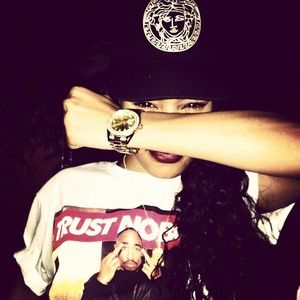 Meet your Posher, Sha