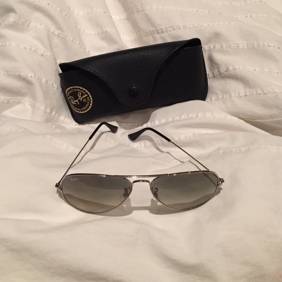 Ray Ban Aviators - Picture 2 of 4