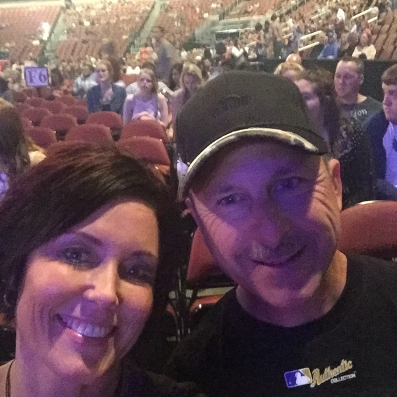 Meet your Posher, Renee - Picture 2 of 4