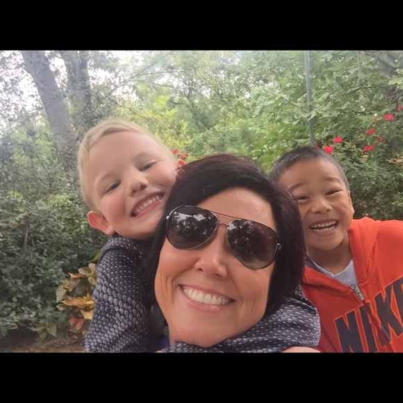 Meet your Posher, Renee - Picture 3 of 4