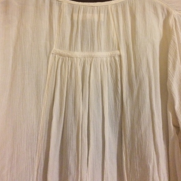 Pretty Embroidered Bohemian Top - Picture 3 of 4