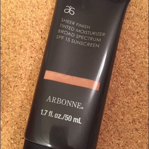 *Brand New* Sheet Finish Tinted Moisturizer