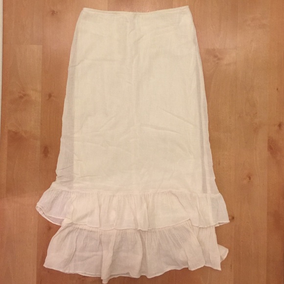 Wet seal white ruffled hem maxi skirt
