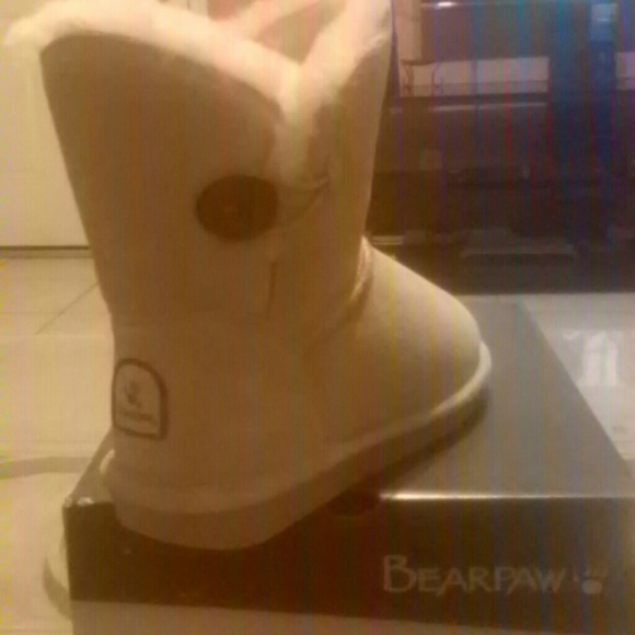 New bearpaw boots - Picture 2 of 3