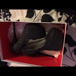 Black sparkly stilettos