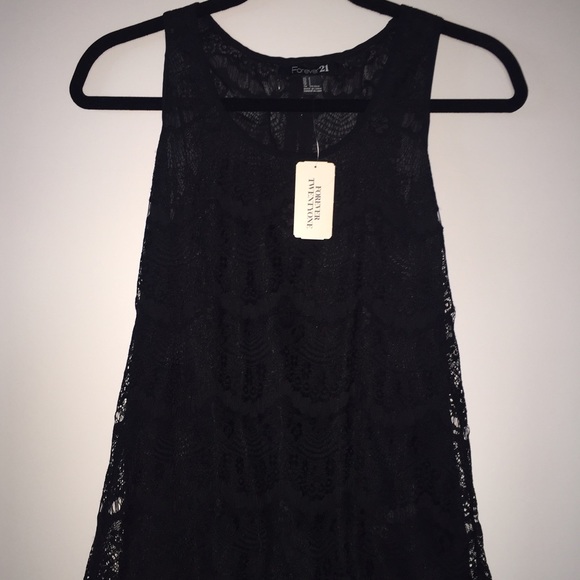 • Floral Lace Top •