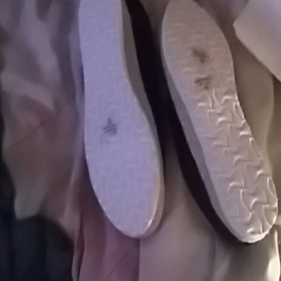 Shoe - Picture 2 of 2