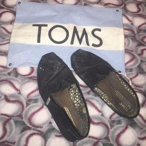 TOMS shoes