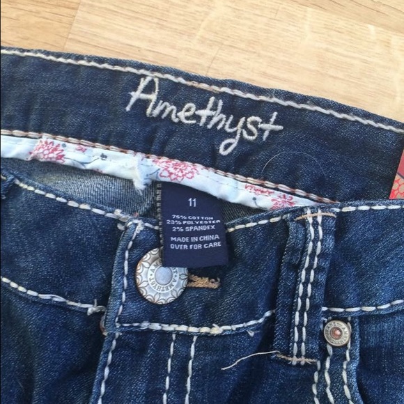 💰SOLD💰 Amethyst Jeans. Slim boot cut. - Picture 3 of 4