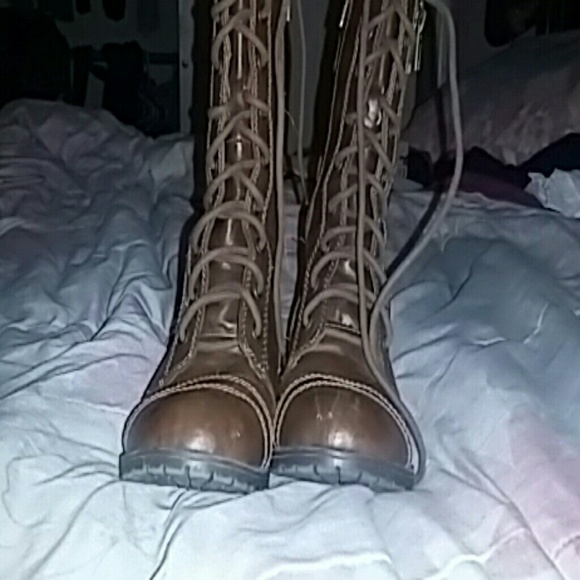 Boots - Picture 2 of 4