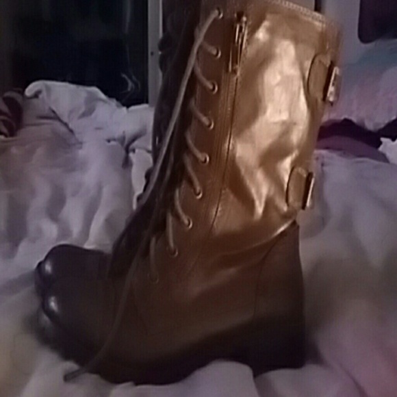 Boots - Picture 3 of 4