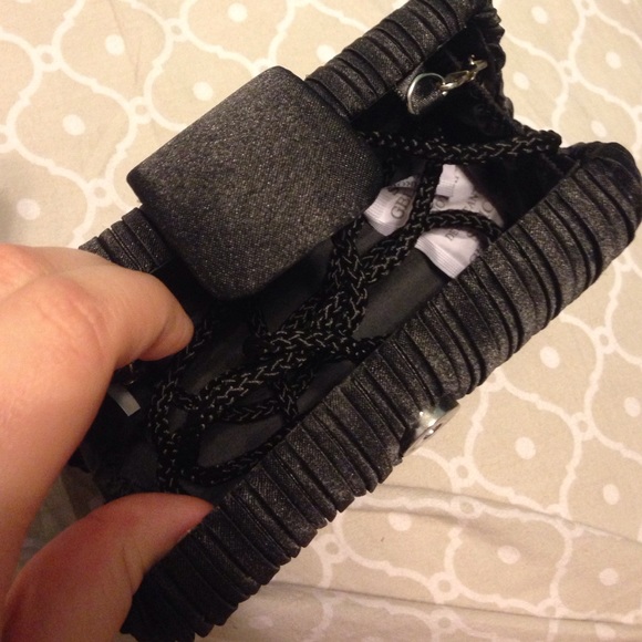 Black Clutch - Picture 2 of 3