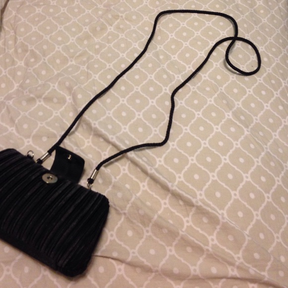 Black Clutch - Picture 3 of 3