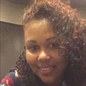 Meet your Posher, Ana