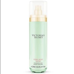 NWT Very Sexy Now fragrance mist