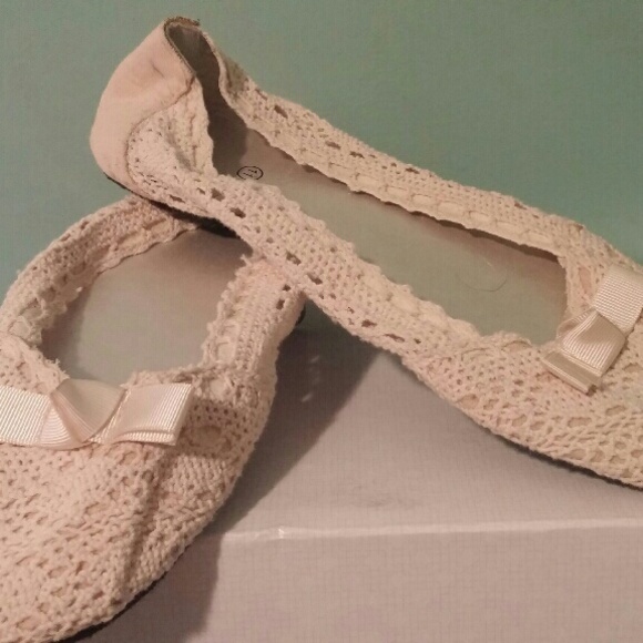 Cream crochet flats