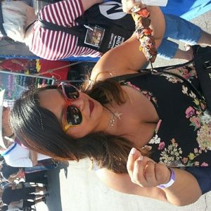 Meet your Posher, Corina