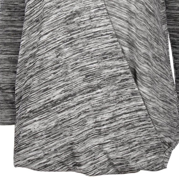 💙Fabulous Cross Drape Hi-Low Light Sweater💙 - Picture 4 of 4