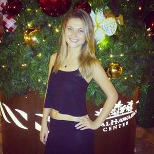 Meet your Posher, Yanna