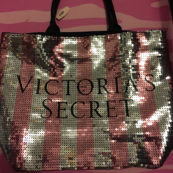 Vs travel bag with tag