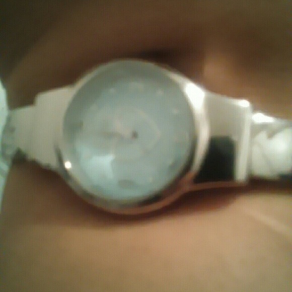 Watch - Picture 3 of 4