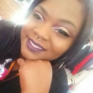 Meet your Posher, Dionna