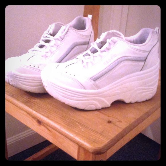 90s platform sneakers..UK underground style