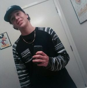 Meet your Posher, Max