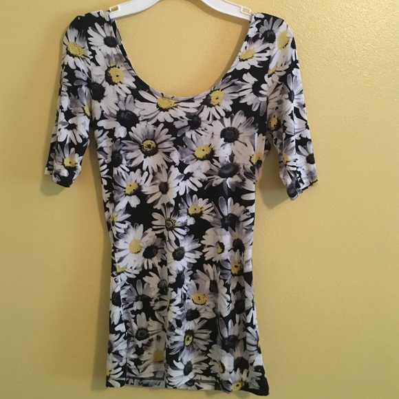 Daisy shirt