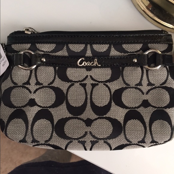Coach wristlet coach f48299