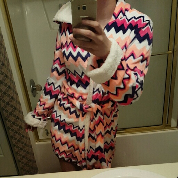 Stylish robe - Picture 1 of 1