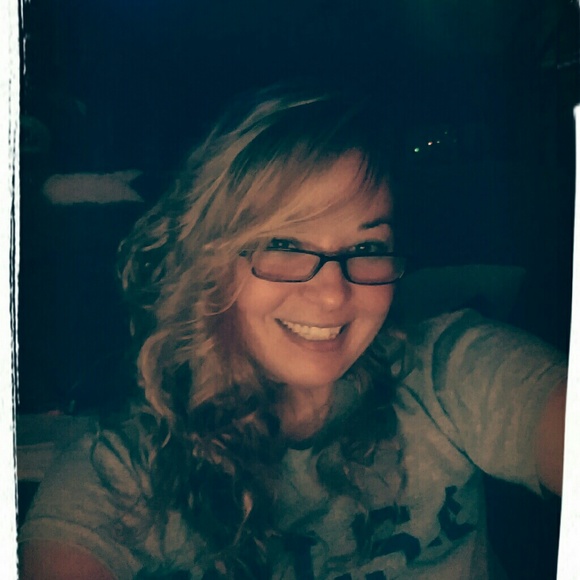 Meet your Posher, Taylor - Picture 1 of 1