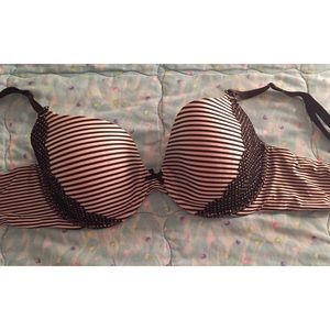 Victoria Secrets Demi Bra