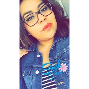 Meet your Posher, Celeste