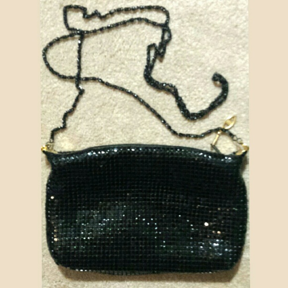 Elegant mesh evening purse w/ chain strap