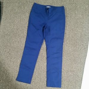 White house black market size 2