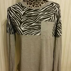 NWT SZ LARGE RAGLAN