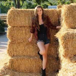 Meet your Posher, Claire anne