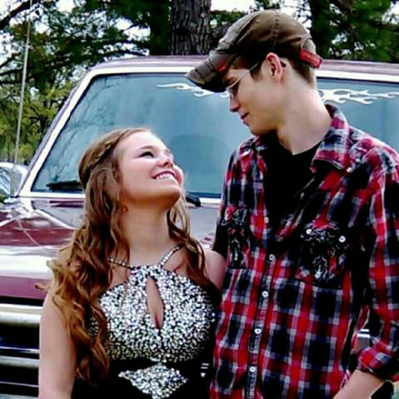 Meet Your Posher! - Picture 2 of 4