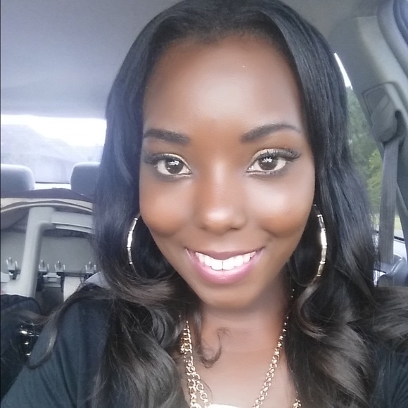 Meet your Posher, Kandy - Picture 3 of 3