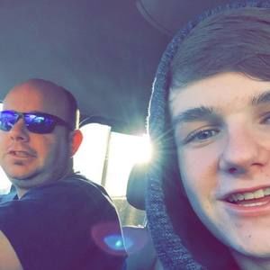 Meet your Posher, Dustin