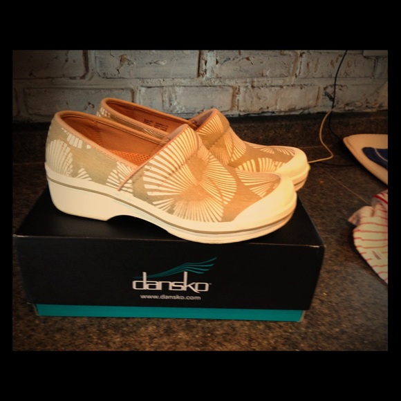 Dansko Volley Frond Canvas slip on size 40