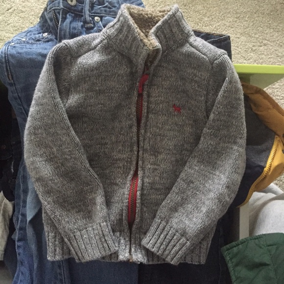 Carters Size 5 Boys Sweater