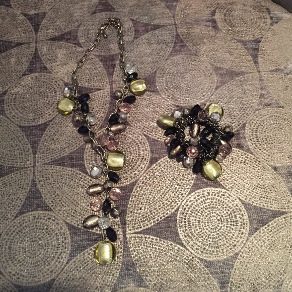 Necklace and bracelet set