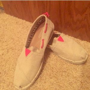 Tan toms shoes
